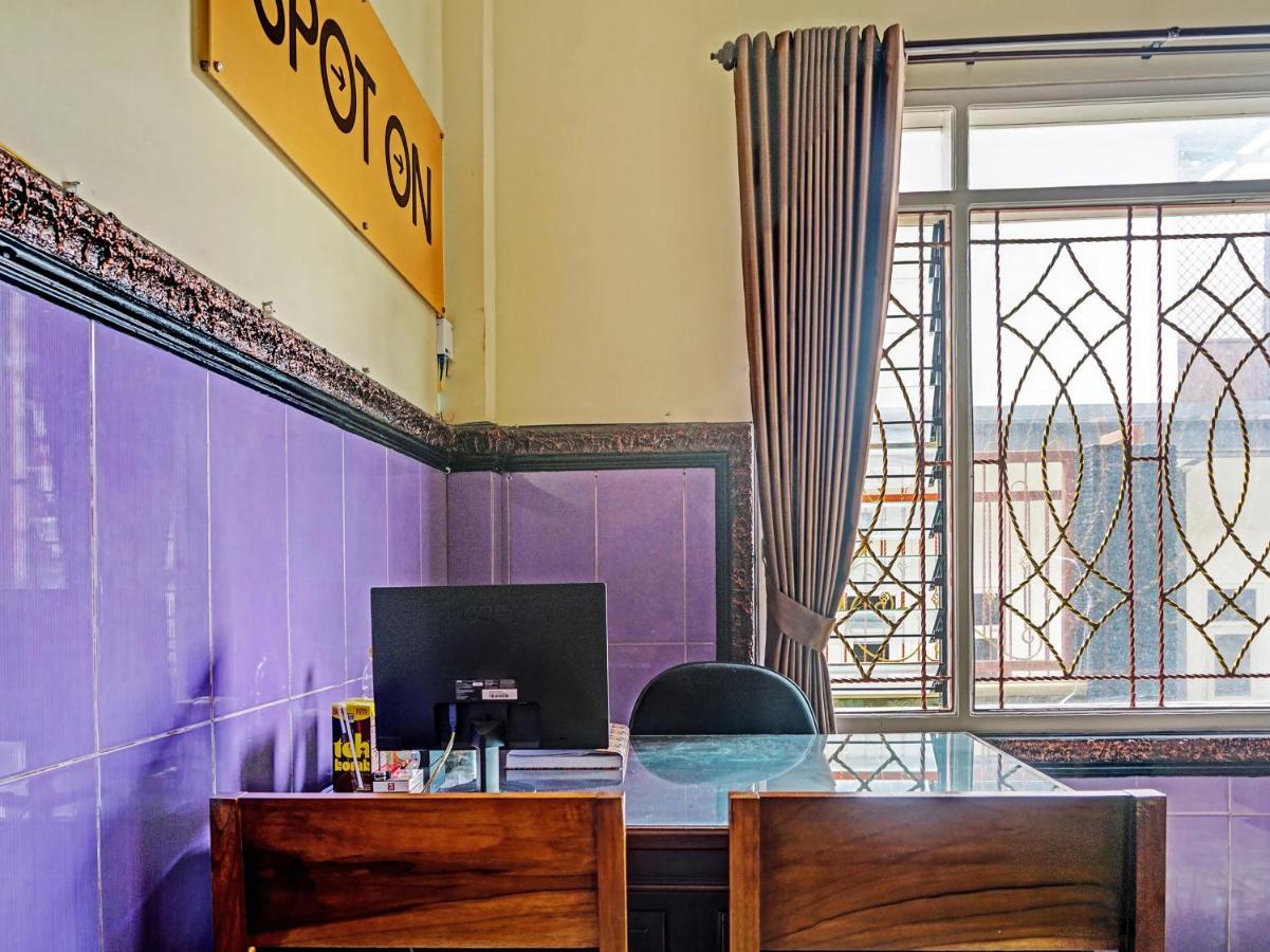 Hotel SPOT ON 1870 Graha Batu Mulia Exterior foto