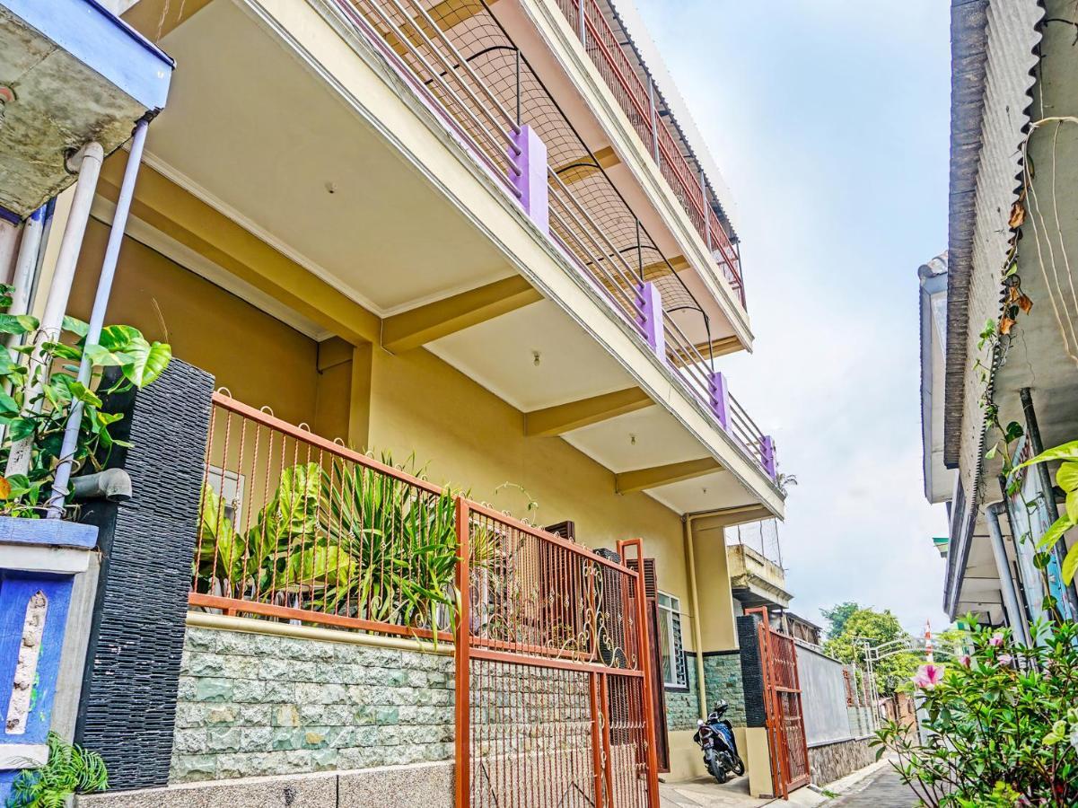 Hotel SPOT ON 1870 Graha Batu Mulia Exterior foto