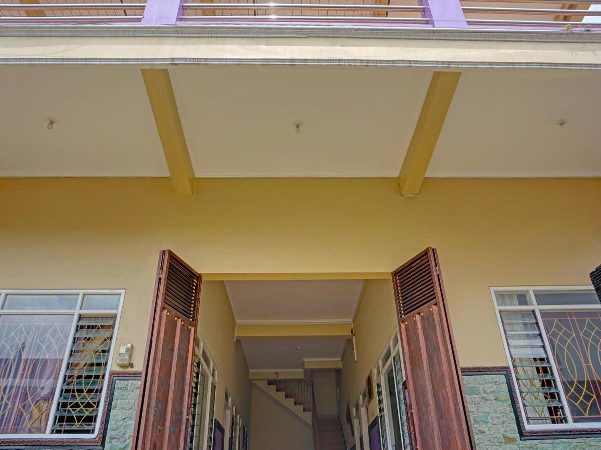 Hotel SPOT ON 1870 Graha Batu Mulia Exterior foto
